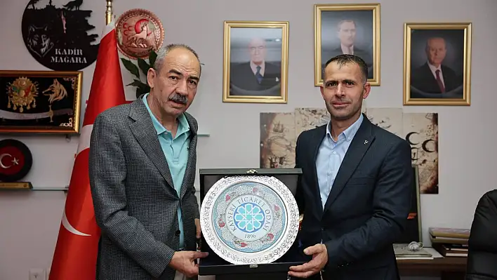Başkan Gülsoy'dan, MHP Pınarbaşı ilçe teşkilatına ziyaret