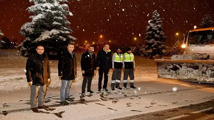 Başkan İmamoğlu, kar temizleme çalışmalarını inceledi