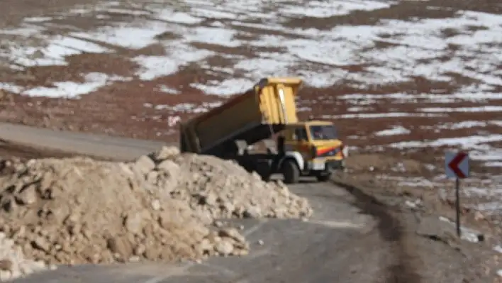 Başkan Karayol Yol Çalışmalarını Yerinde İnceledi