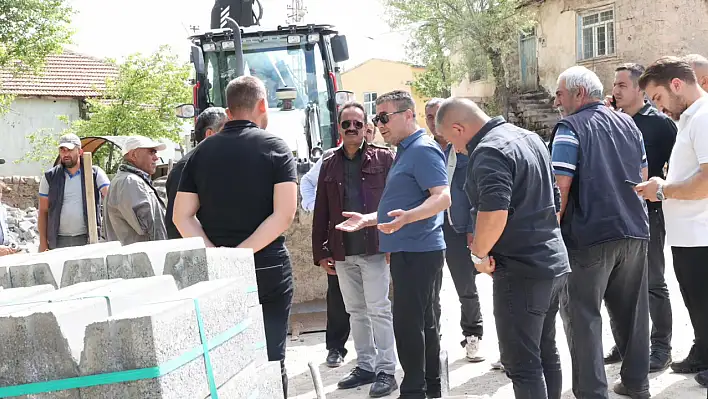 Başkan mahalle ziyaretlerini sürdürüyor... Bakın bu kez nereye gitti
