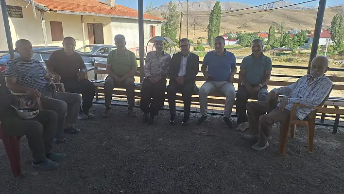 Başkan mahallede dert dinledi, aile yakınları ile sofrada buluştu