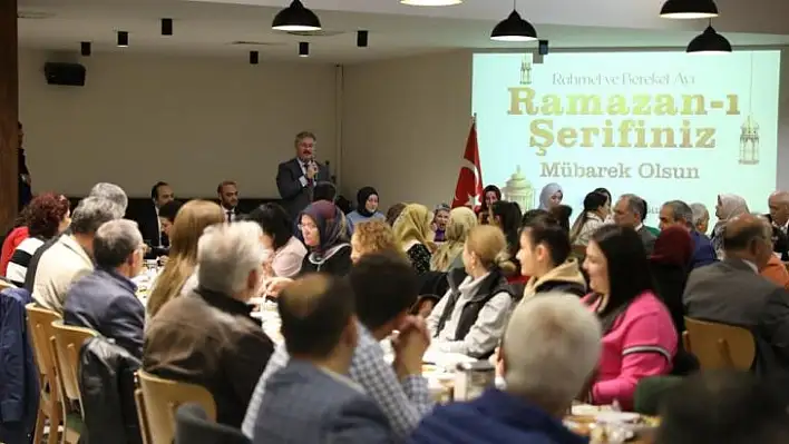 Başkan, meclis üyeleri ve aileleri ile iftar yaptı