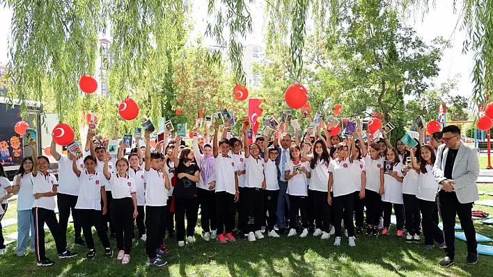 Başkan, öğrencilere bakın ne öğütler de bulundu