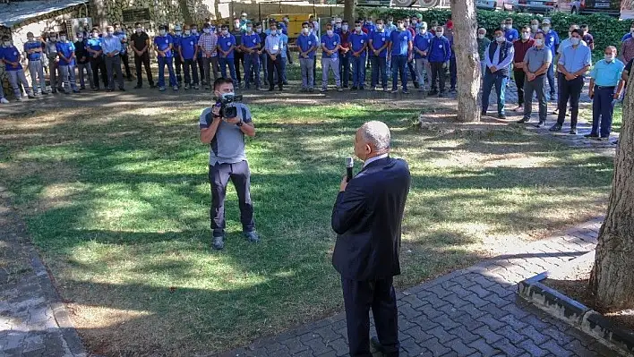 Başkan Öztürk personeliyle bayramlaştı