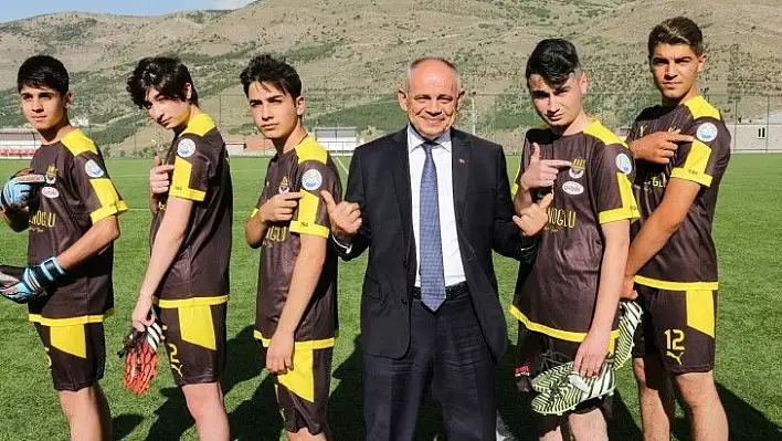 Başkan Öztürk'ün genç futbolculara desteği devam ediyor