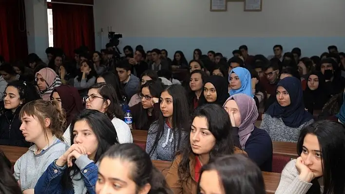 Başkan Palancıoğlu kariyer günlerine katıldı
