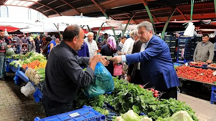 Başkan Palancıoğlu Perşembe Pazarı'nda