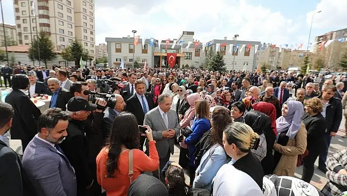 Başkan Yalçın'dan kokteyl