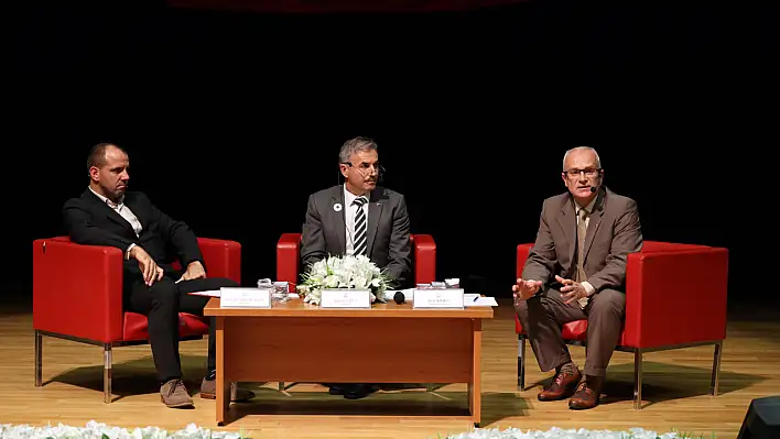 Başkan Yalçın kütüphanesinin en güzel köşesini bakın ne için ayırdı