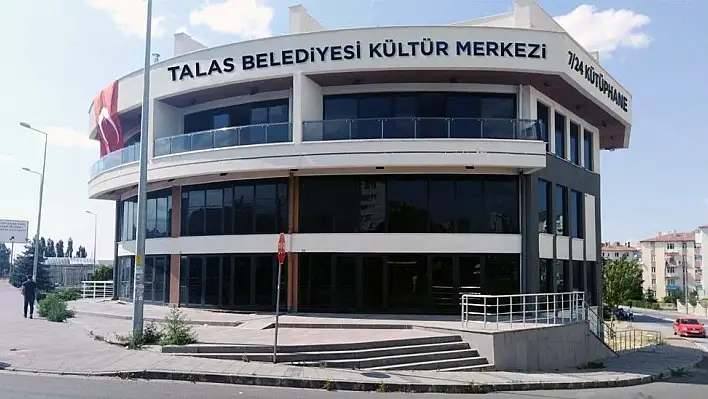 Başkan Yalçın: 'Yurtlar bölgesindeki 5 katlı binayı kültür merkezine dönüştüreceğiz'