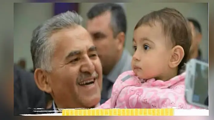 Başkanın 12 sene önce kucağına aldığı çocuk bakın ne oldu?