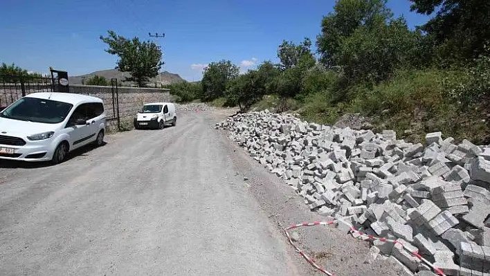 Beğendik Mahallesi'nde parke çalışması