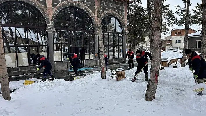 Belediye ekipleri pazar gününü bakın nasıl fırsata çevirdi?