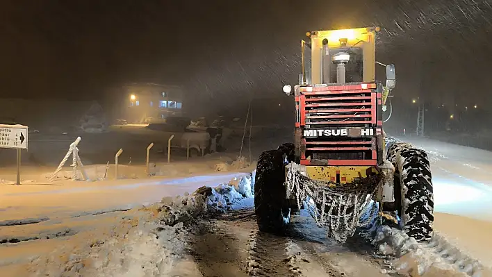 Belediye kapanan 90 mahalle yolunu açmak için çalışıyor