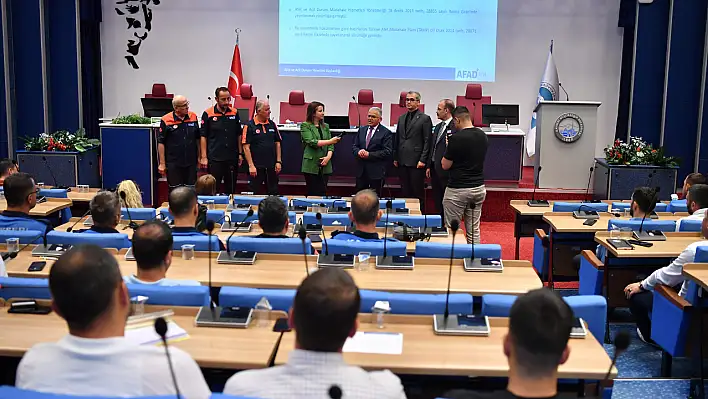 Belediye personeline afet eğitimi