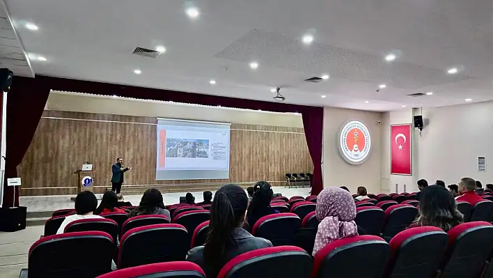 Belediyeden ERÜlü öğrencilere oryantasyon