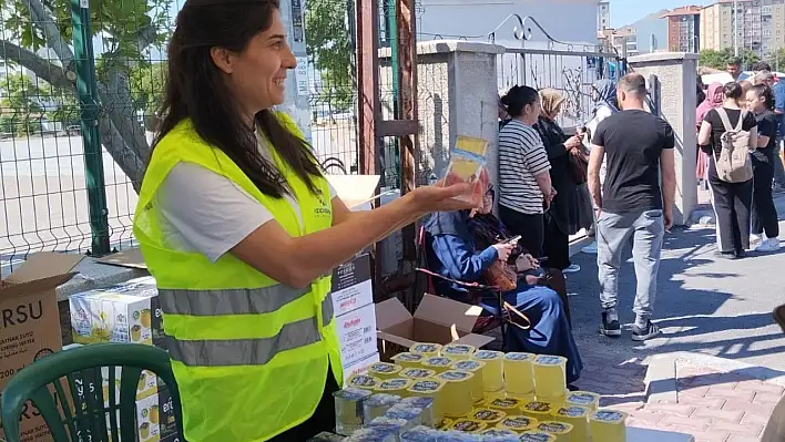 Belediyeden sıcak havada serinleten ikram