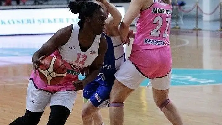 Bellona Agü Spor'da Chelsea Gray En Skorer Oyuncu Oldu