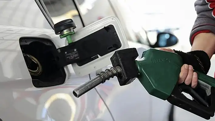 Benzine bugün zam geldi yarında motorine geliyor!