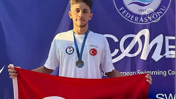 Milli yüzücü Berkin Avcı'dan uluslararası başarı