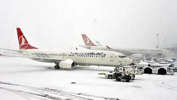 Beşiktaş kar yağışından dolayı Kayseri'ye inemedi