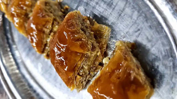 Bildiğiniz bütün baklava tariflerini unutun! Bu lezzetten vazgeçemeyeceksiniz