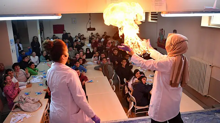 Bilim ve teknolojiye ilgi arttı! O merkez binlerce kişiyi ağırladı