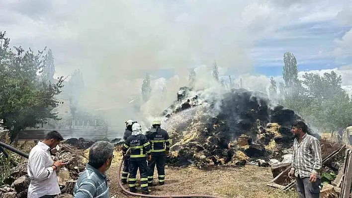 Saman balyaları alev alev yandı