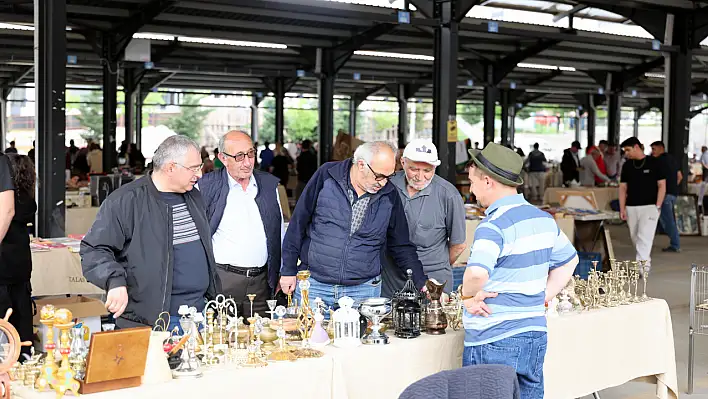 Binlerce nostaljik ürünü bir arada