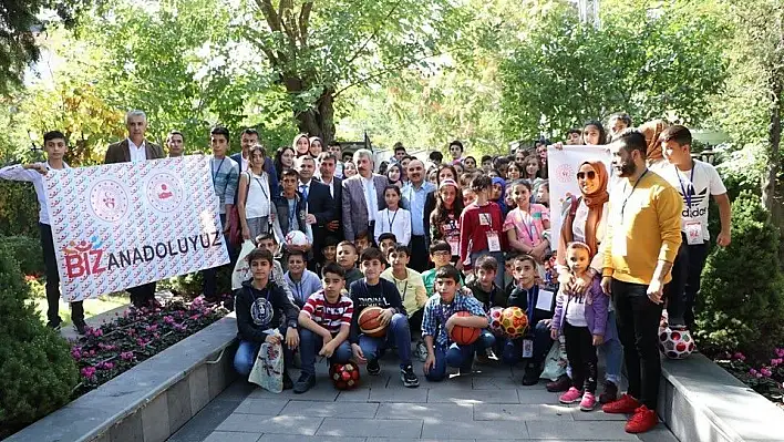 Batmanlı gençler Kayseri'ye geldi