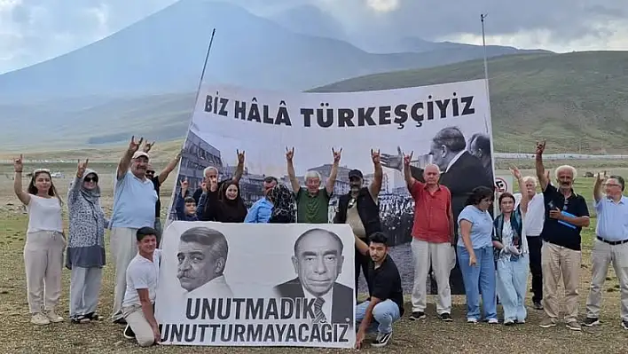 'Biz hala Türkeşçiyiz'