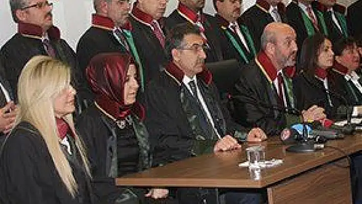 'BİZ KİMSENİN ADAMI OLMADIK'