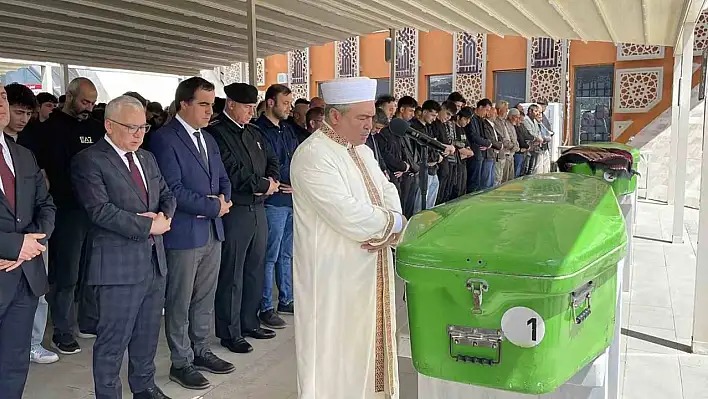 Öldürülen iki kardeş toprağa verildi