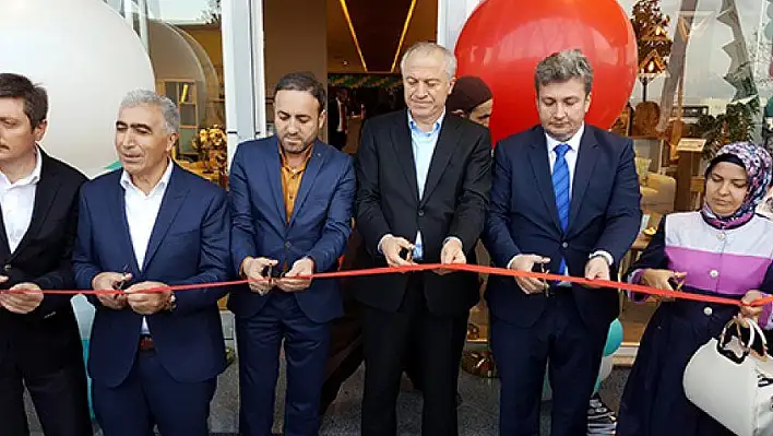 Boydak Holding CEO'su İstanbul'da mağaza açtı