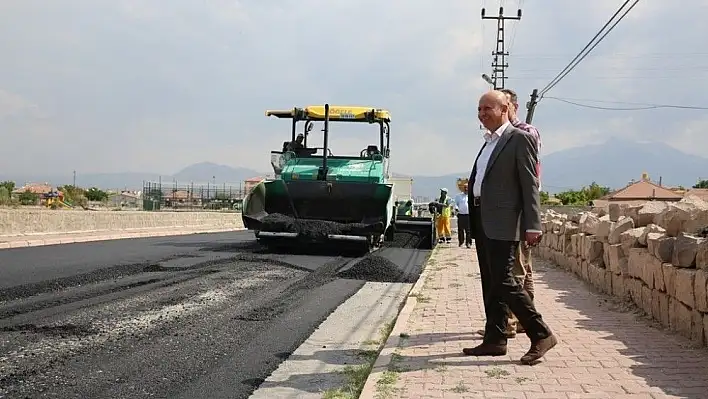 Boztepe Mahallesinde asfalt çalışmaları sürüyor