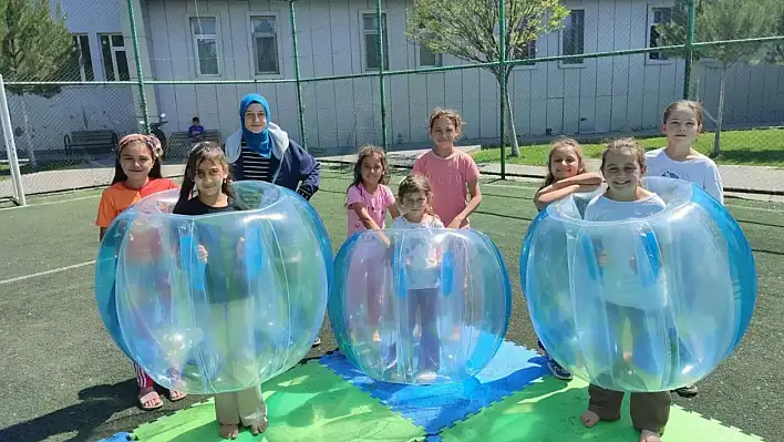 Bu adreslerde yaz tatilini dolu dolu geçiriyor