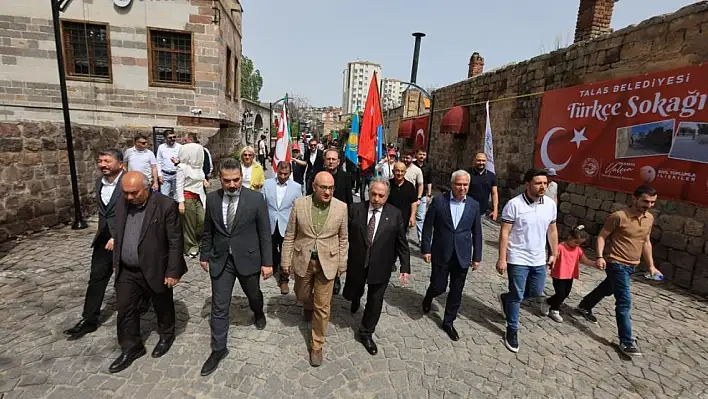 Bu sokak 'Türkçe Sokağı'