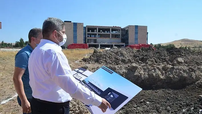 Bünyan Belediyesi 22 dükkanlı ticaret merkezi yapıyor
