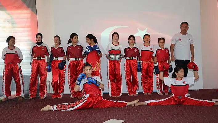 Bünyan'da 103. yıl coşkusu