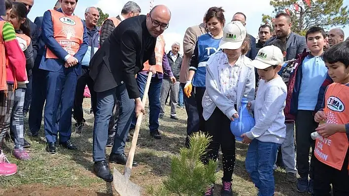 Bünyan'da Bin adet fidan toprakla buluşturuldu
