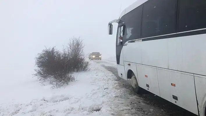 Bünyan'da kar yağışı etkisini sürdürüyor
