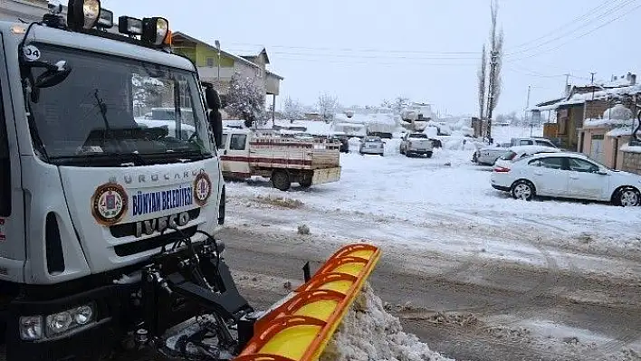 Bünyan'da karla mücadele çalışmaları aralıksız sürüyor