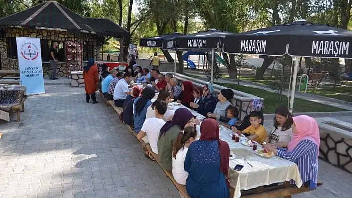 Bünyan Halıları Pınarbaşı Mesire Alanında Sergileniyor