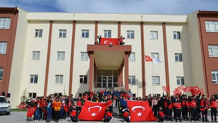 Bünyan Meslek Yüksekokulu Akademisyen ve Öğrencilerinden Barış Pınarı Harekâtına Destek
