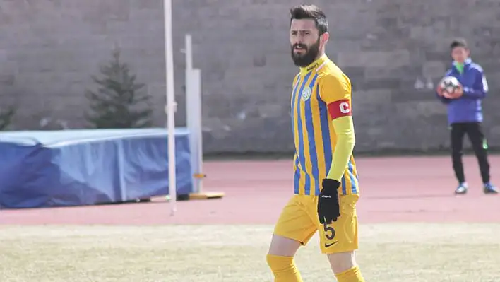 Burak Öztürk, yeniden Talasgücü Belediyespor'da