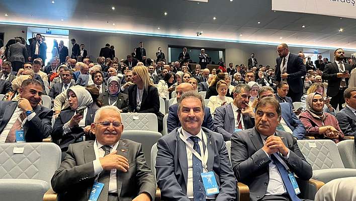 Büyükkılıç'tan AK Parti'ye katılan Belediye Başkanlarına mesaj