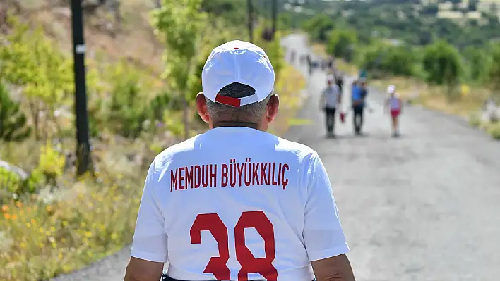 Büyükkılıç doğa yürüyüşüne katıldı