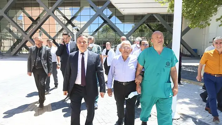 Büyükkılıç ERÜ Tıp Fakültesi Çevre Düzenlemesini yerinde inceledi