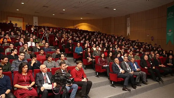 Büyükkılıç, 'Kariyer Günleri'nde öğrencilerle buluştu