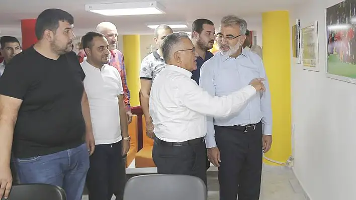 Büyükkılıç, Kayserispor tişörtü kazananları açıkladı